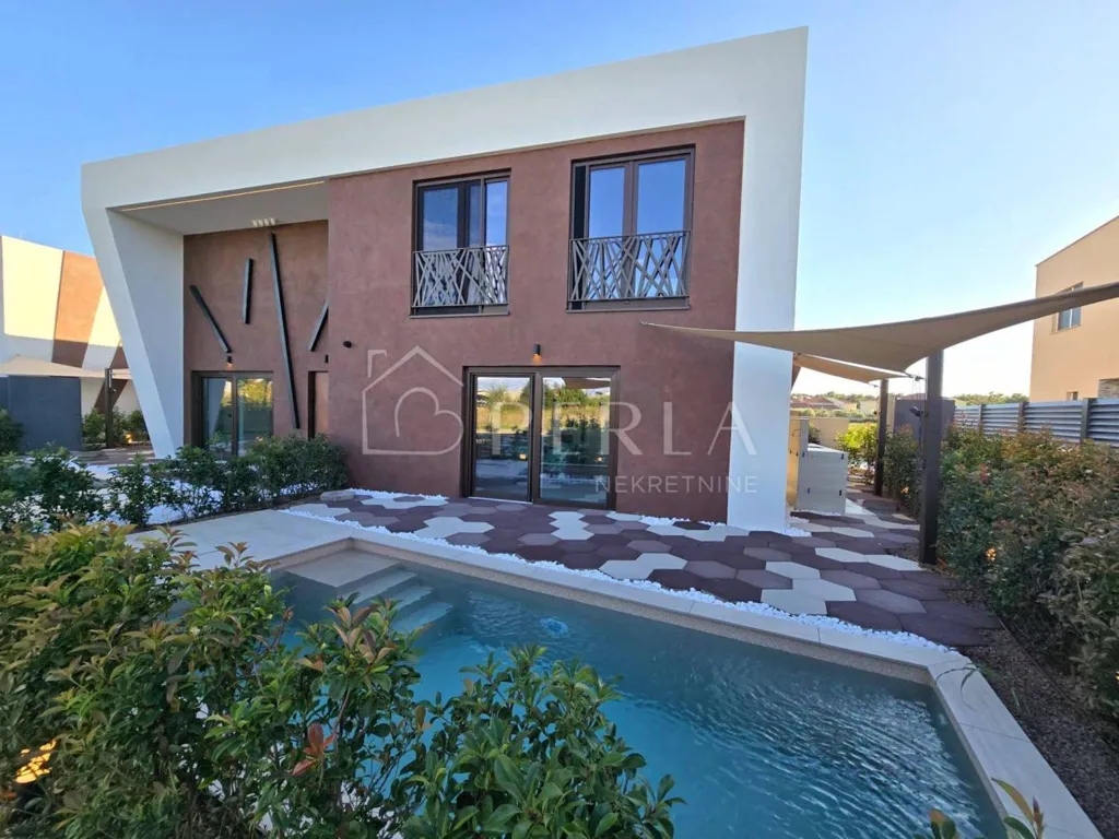 Bassein - Smart Home Villa with Private Pools in Nin