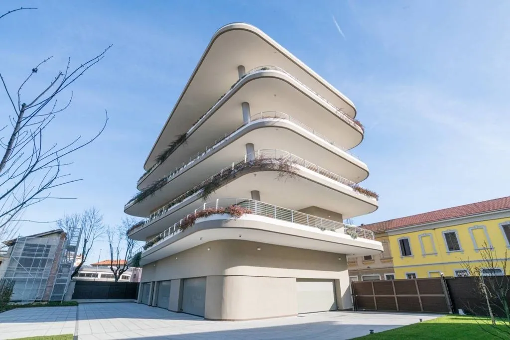 Exterior - Luxury Flat with Terrace in Busto Arsizio