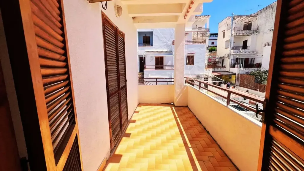 Rõdu - Panoramic Apartment with Balcony in Scalea