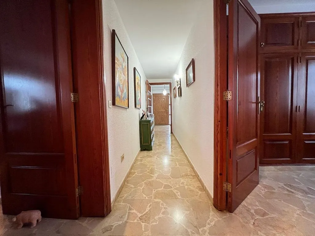 Esik - Rustic House with Pool in Reis Catòlics