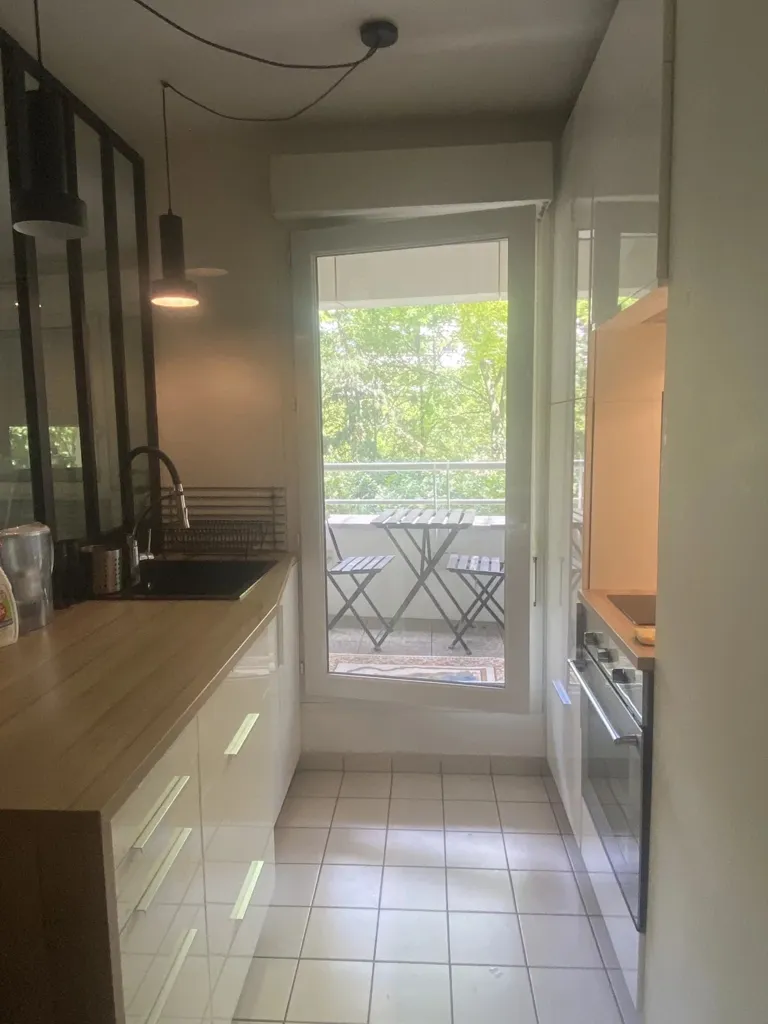 Cuisine - Appartement Lumineux avec Terrasse à Courbevoie