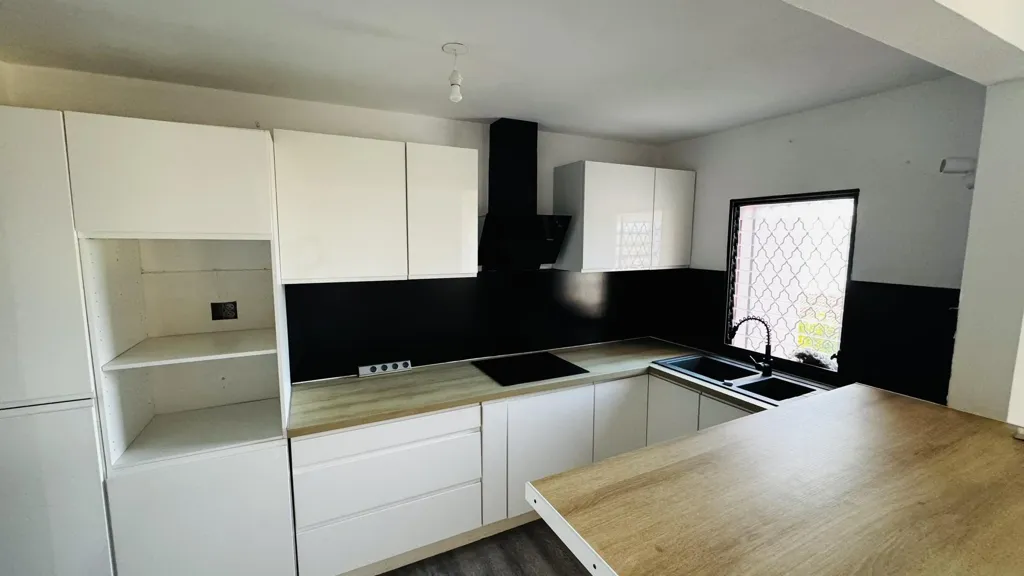 Cuisine - Appartement T3 avec Vue Mer à Trois-Îlets