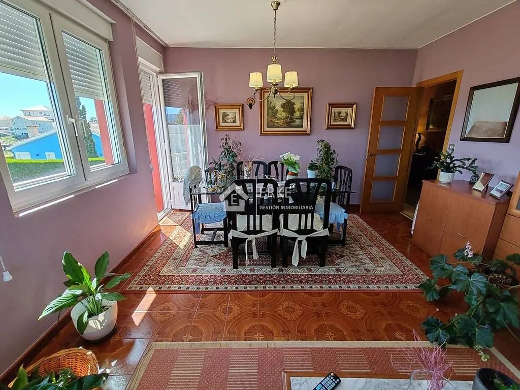 Comedor - Apartment with Sea and Mountain Views in Carnota