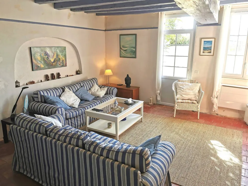 Séjour - Maison Semi-Troglodyte avec Terrasses à Bourré