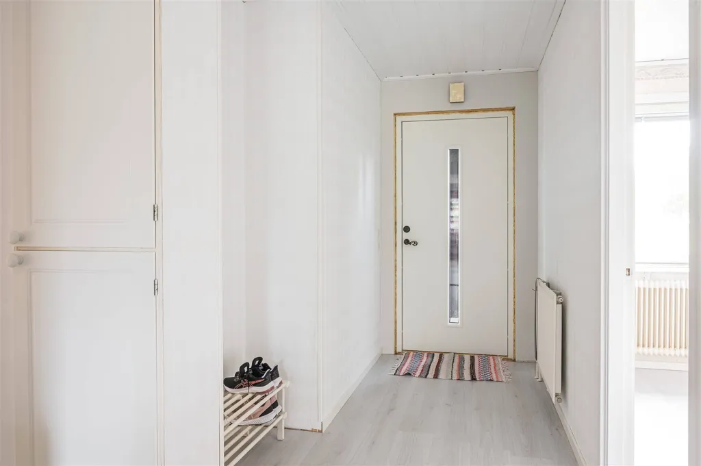 Hallway - Terraced House with Balcony in Kvänum