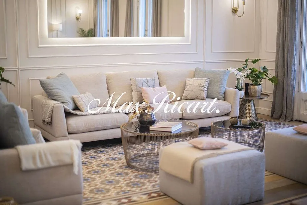 Soggiorno - Furnished Apartment with Balcony in La Dreta de l'Eixample