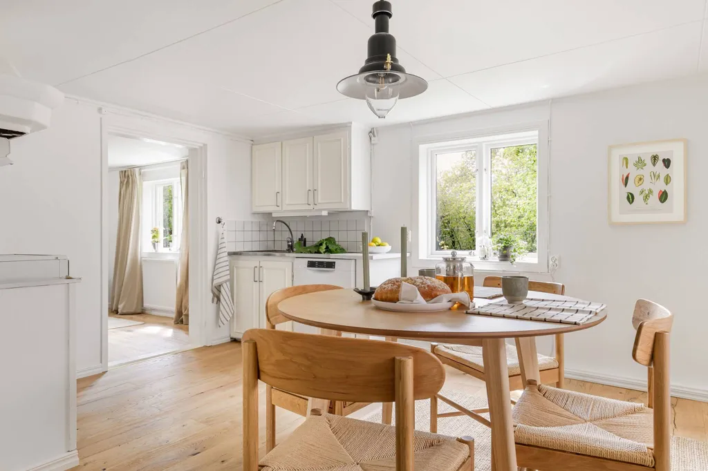 Salle à manger - Villa with Expansive Garden in Egeby