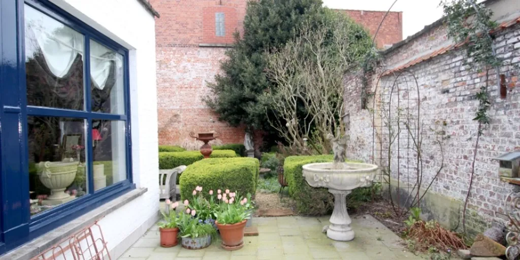 Aed - Charming Townhouse with Garden in Deinze