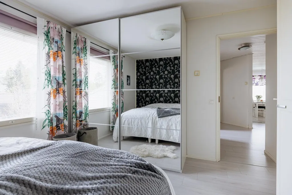 Bedrooms - Spacious Apartment with Sauna in Hyllykallio
