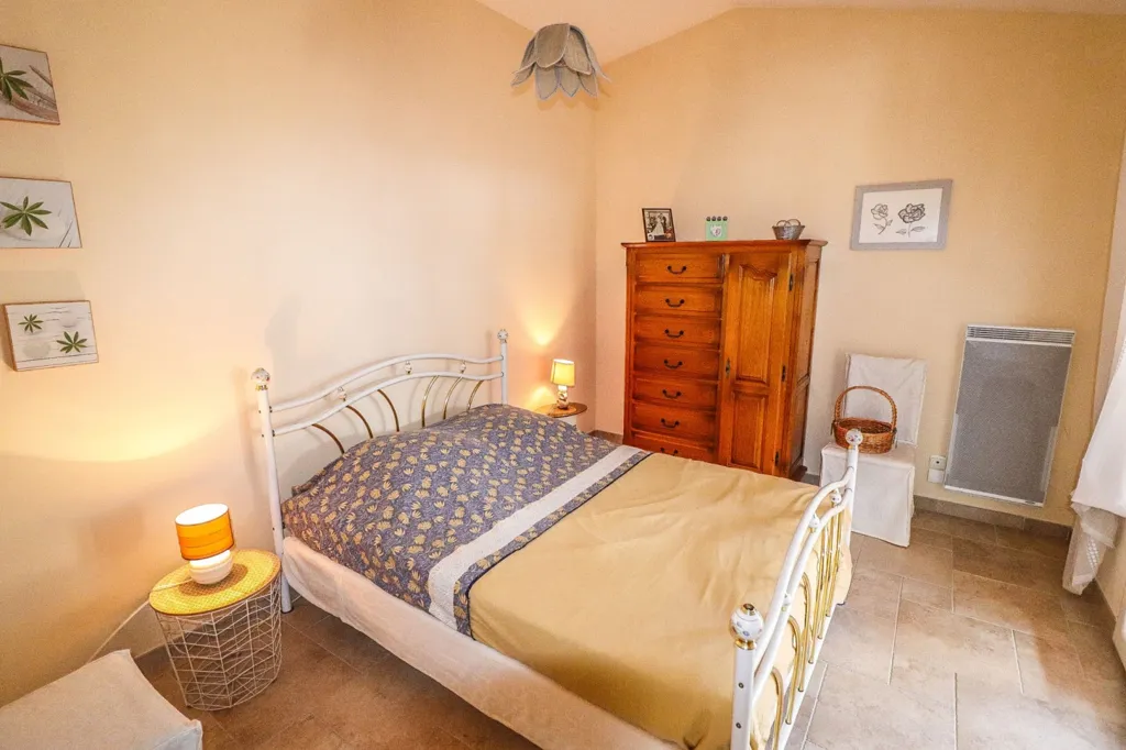 Chambres - Propriété avec Piscine et Jardin Paysager à Flayosc