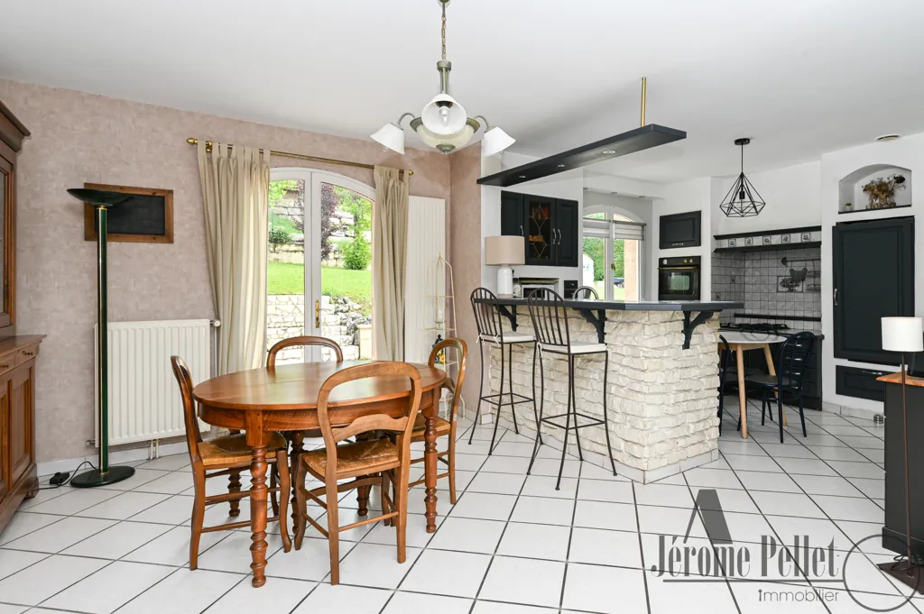 Söögituba - Semi-Basement House with Panoramic View in Communay