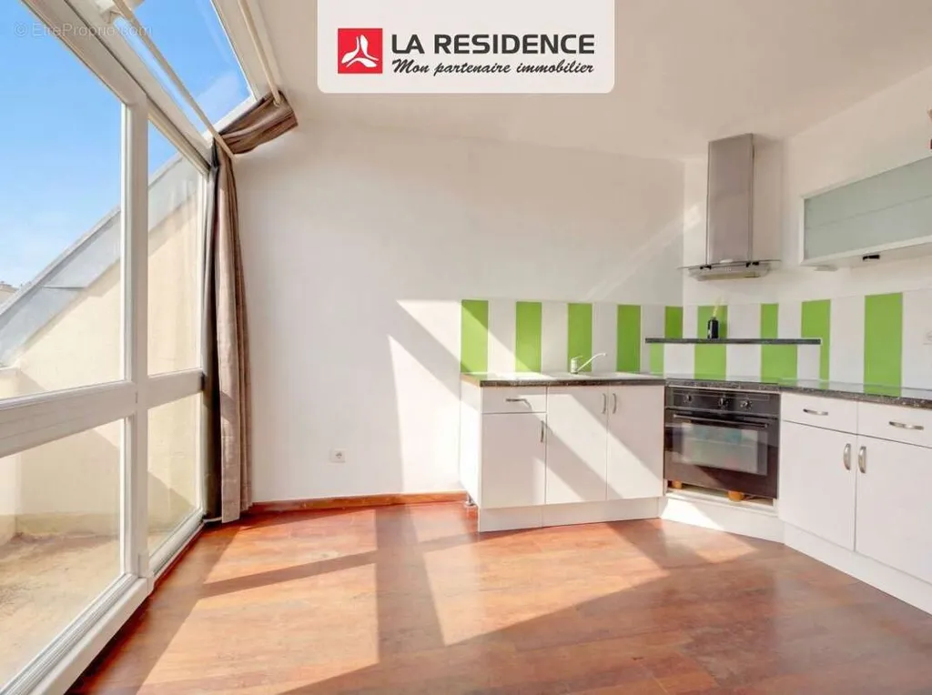 Köök - Duplex with Balcony in Taverny Centre
