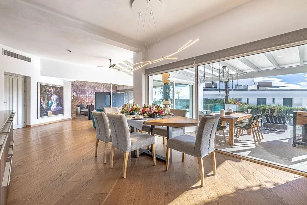 Salle à manger - Traditional Chalet with Pool in Las Chapas, Marbella