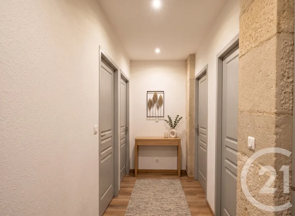 Entrée - Appartement 3 Pièces en Centre-Ville à Dole