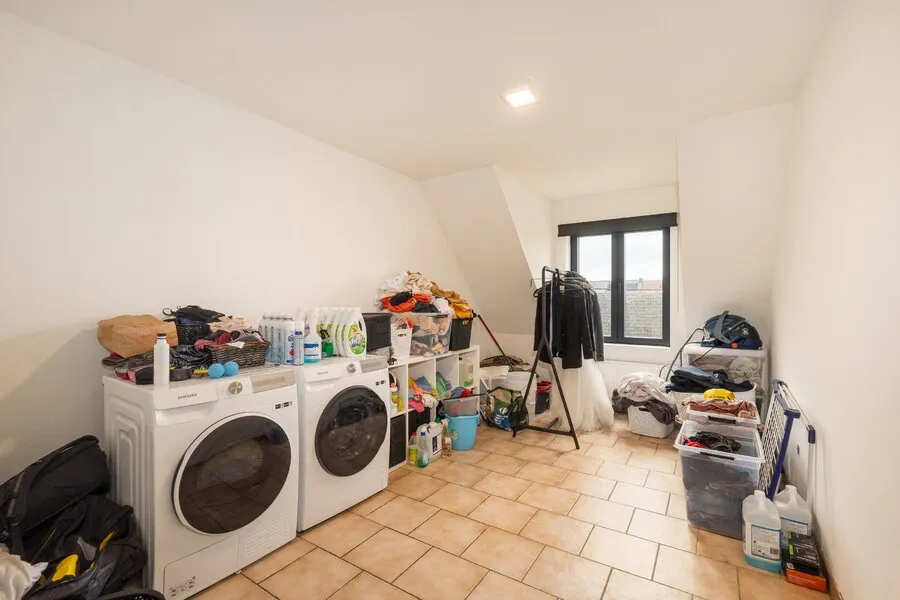 Utility Room - Renovated House with Workshop and Garden