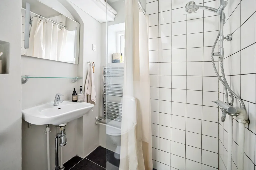 Salles de bain - Historic Terrace House with Garden in Aarhus C