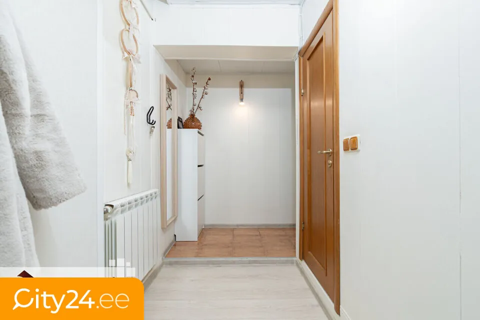 hallway_entrance