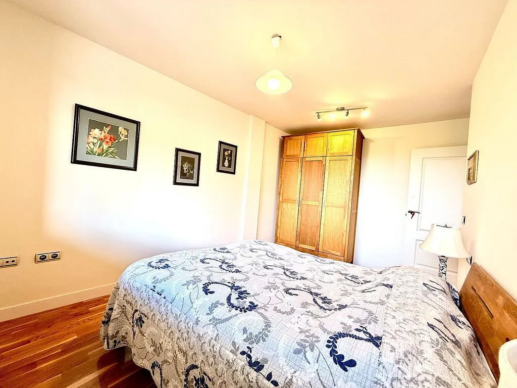 Bedrooms - Terraced Semi-Detached House in Aranguren
