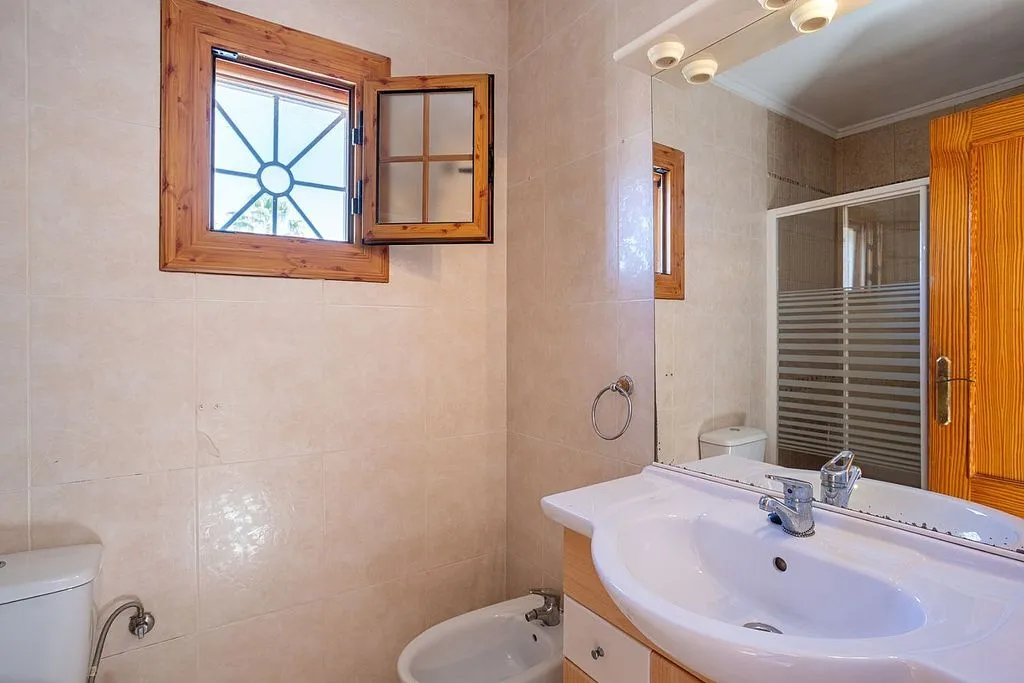 Vannitoad - Spanish-Style Villa with Pool in Benijofar