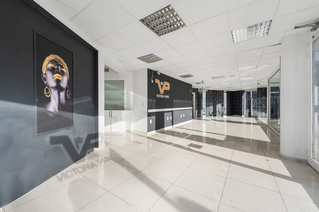 Ingresso - Commercial Space with Open Plan in Gent