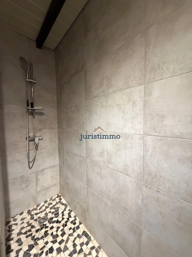 Salles de bain - Appartement T2 avec Grenier à Rasteau
