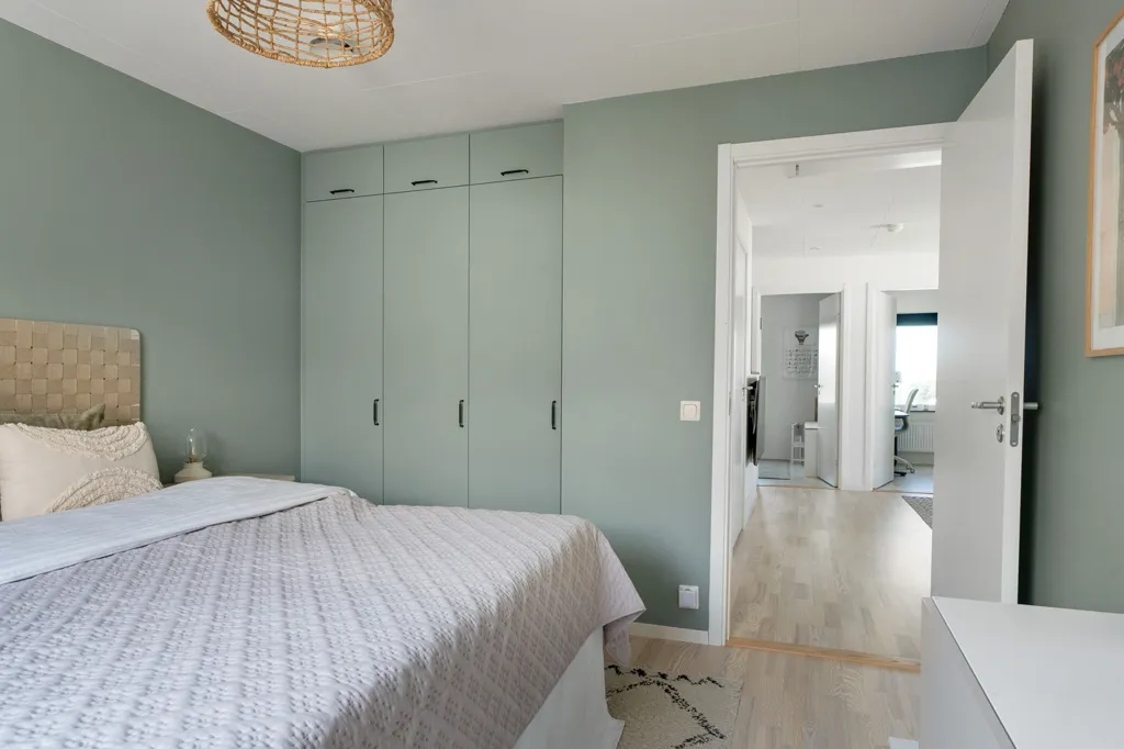 Bedrooms - Modern Villa with Garden in Sunny Location