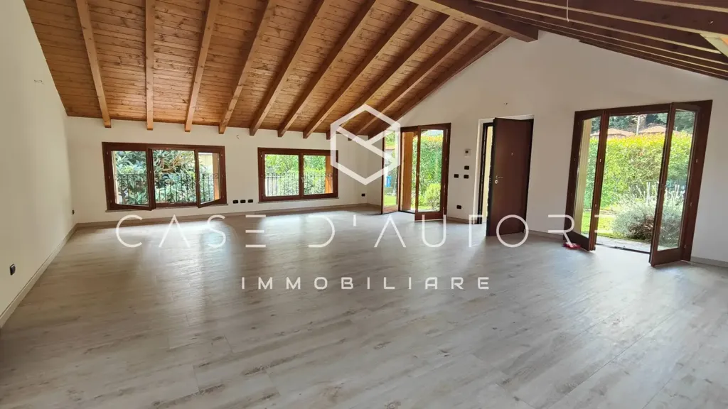 Soggiorno - Detached Flat with Garden in Varese Centre