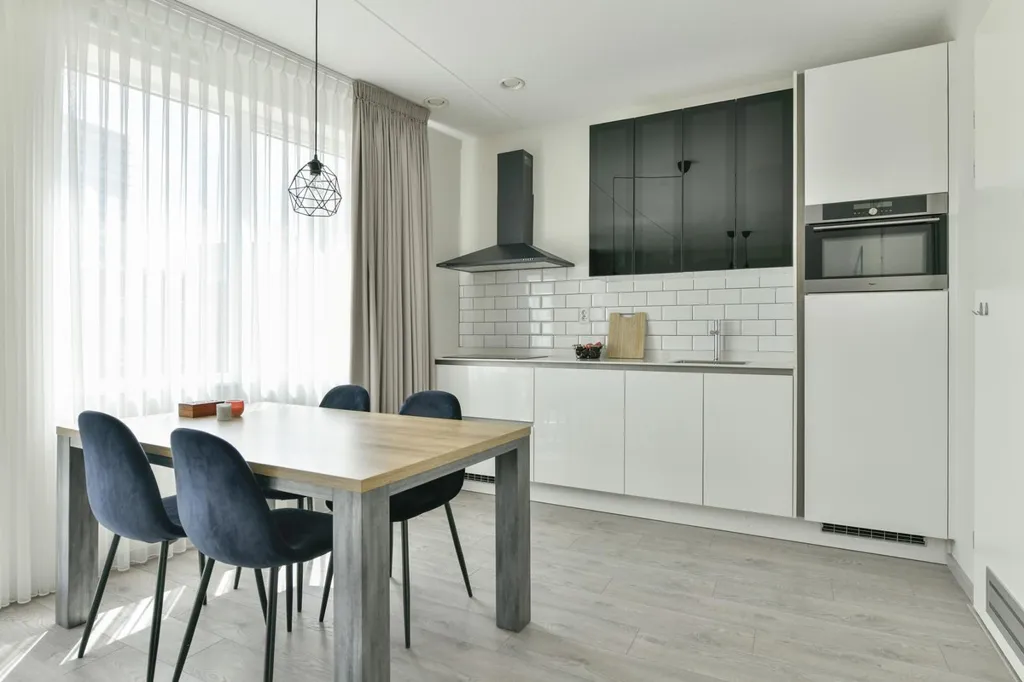 Salle à manger - Modern Apartment with Balcony in Diemen