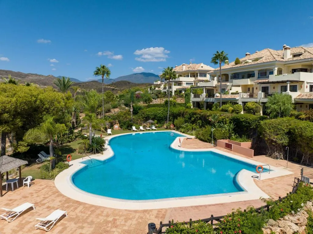 Piscine - Luxury Villa with Pool in Nueva Andalucia, Marbella