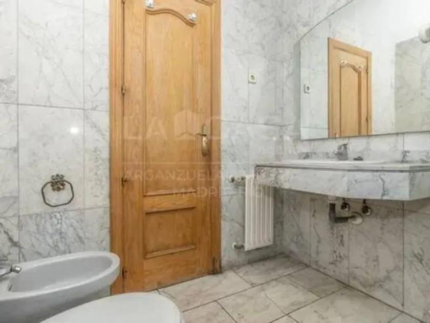 Vannitoad - Corner Flat with Terraces in Imperial, Madrid