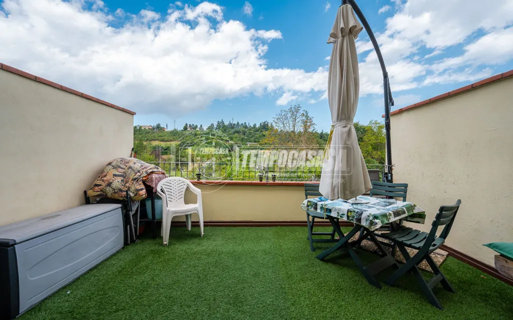 Terrasse - Modern Apartment with Large Terrace in Vignola