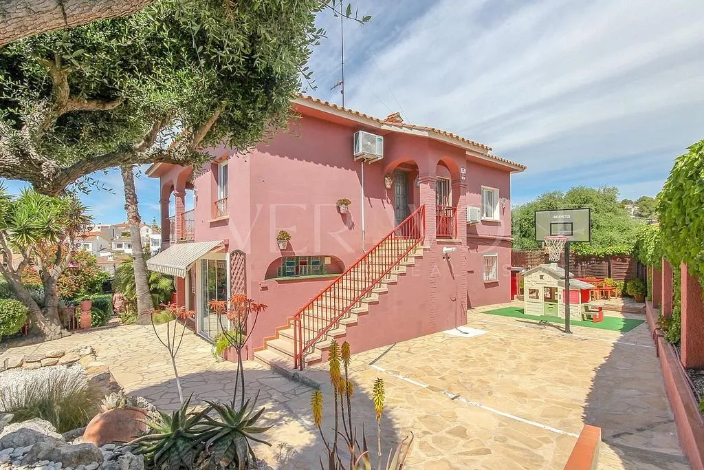 Extérieur - Chalet with Pool and Terrace in El Rectoret, Cunit