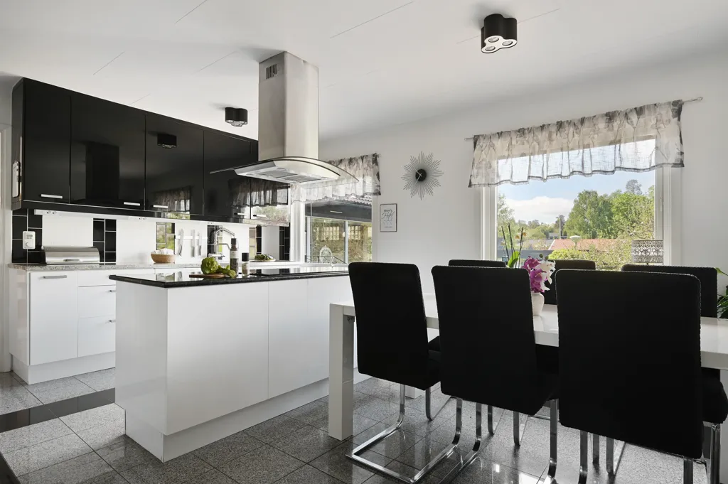Cuisine - 60s Villa with Large Garden in Västra Jakobsberg