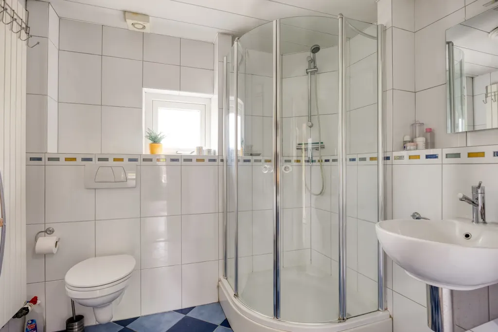 5-toaline maja asukohas Uden