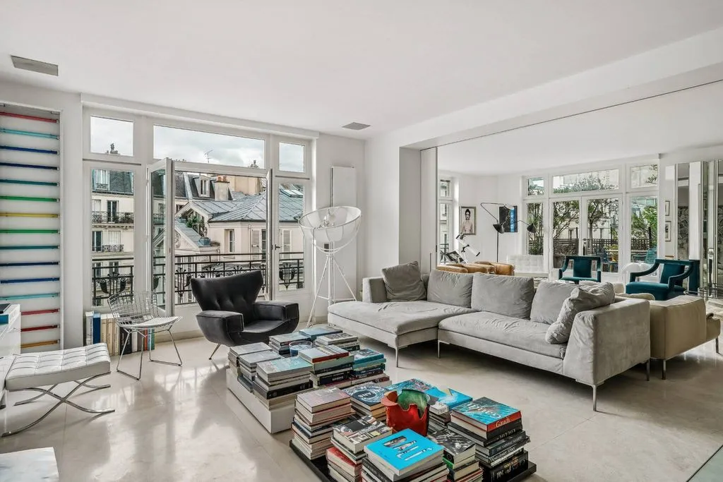Living Room - Luxury Flat with Terrace in Paris