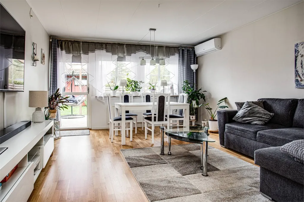 Elutuba - Corner Flat with Modern Finish in Kopparberg