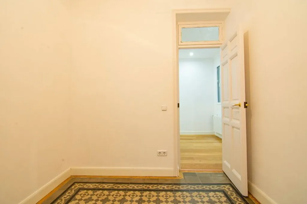 Esik - Charming Flat with Balcón in Madrid's Centro