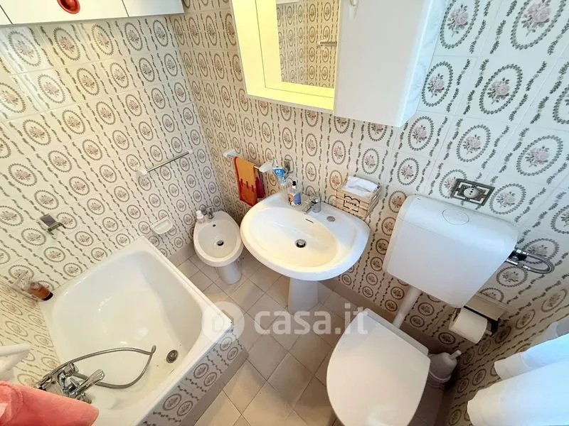 Bathrooms - Terraced House with Garden in Comacchio