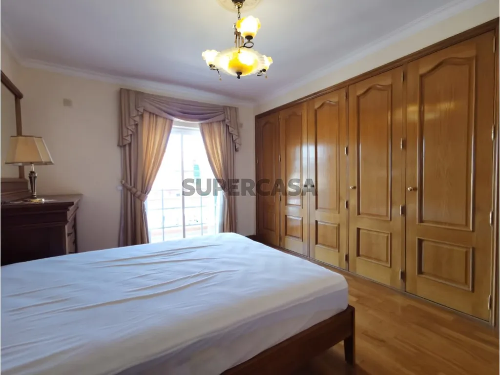 Magamistoad - Five-Bedroom House with Pool in Cascais