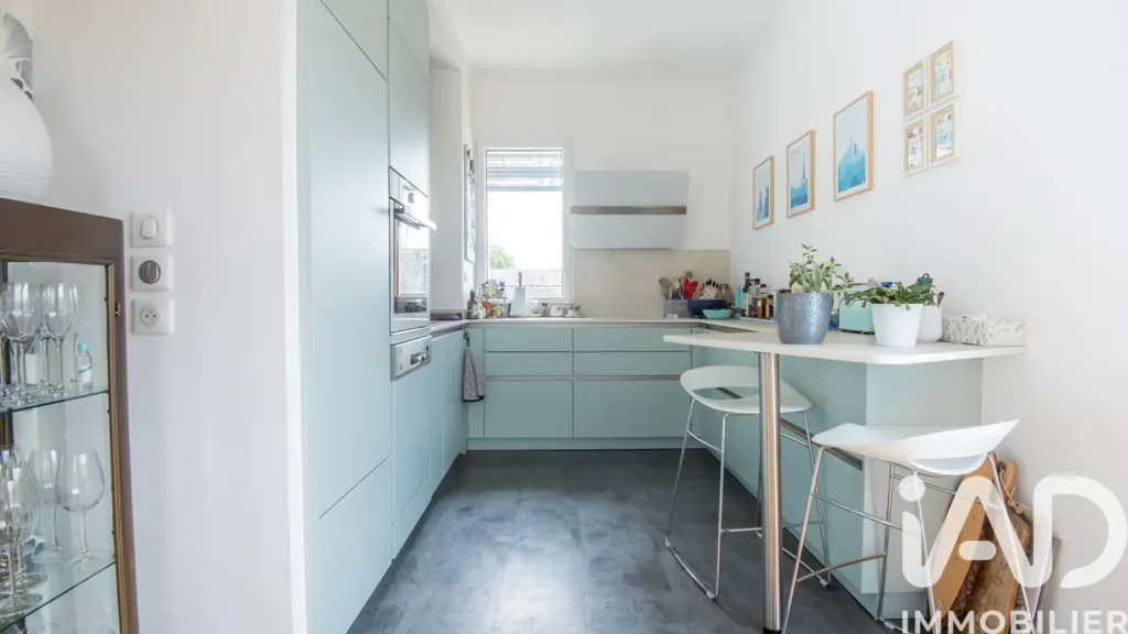 Kitchen - 6-Piece Apartment with Terraces in Rue des Arènes
