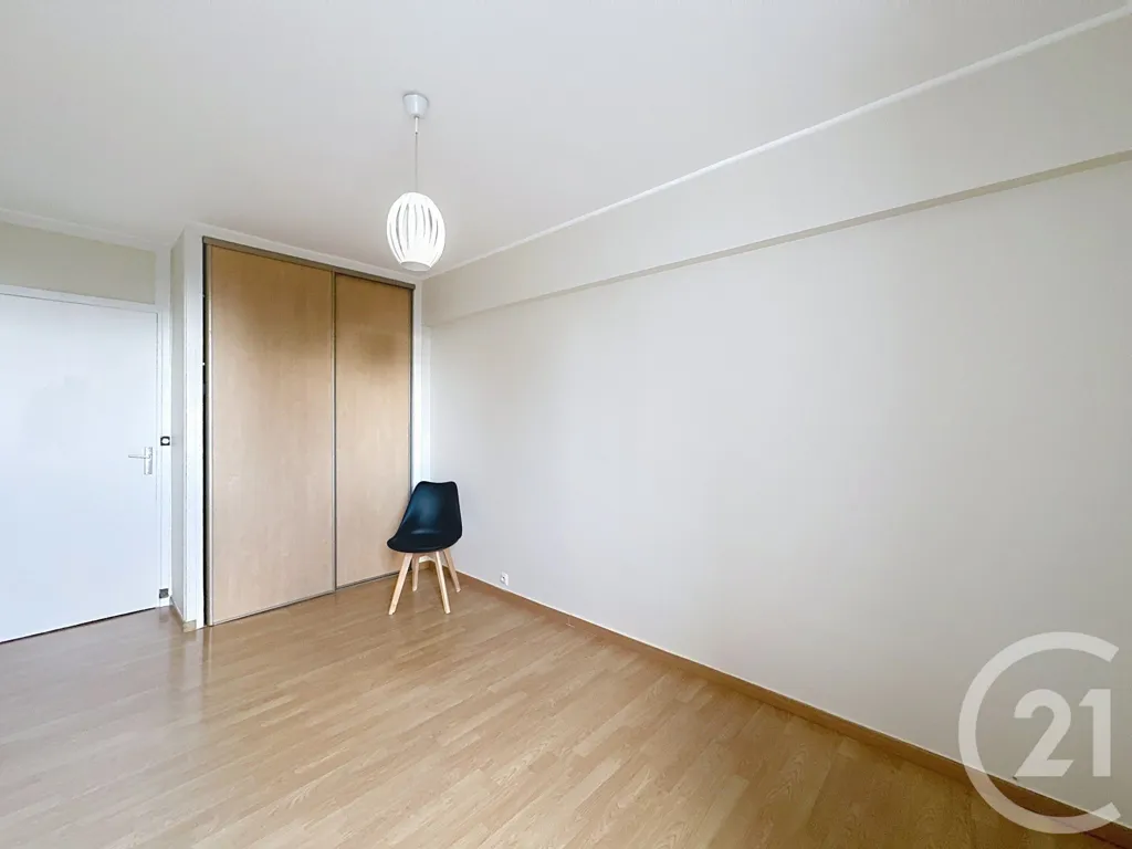 Magamistoad - 4-Piece Flat with Parking in Thiais