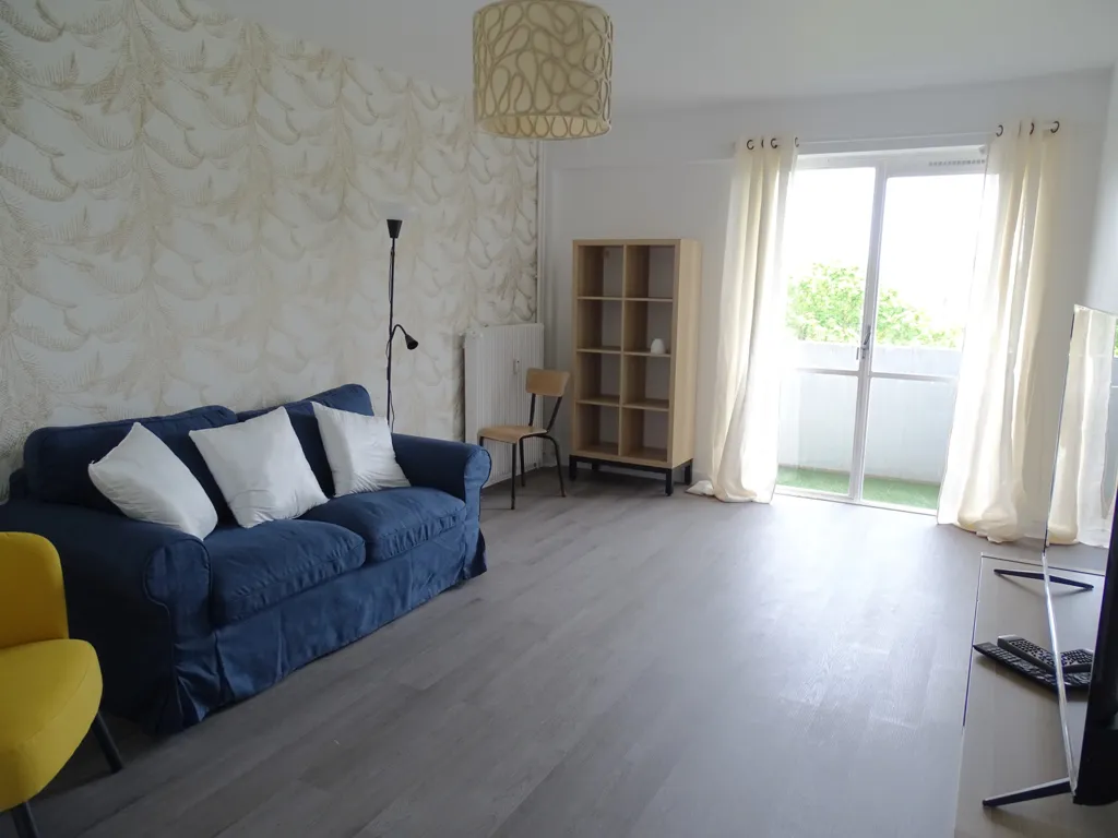 Elutuba - Furnished Flat with Balcony View in Amiens