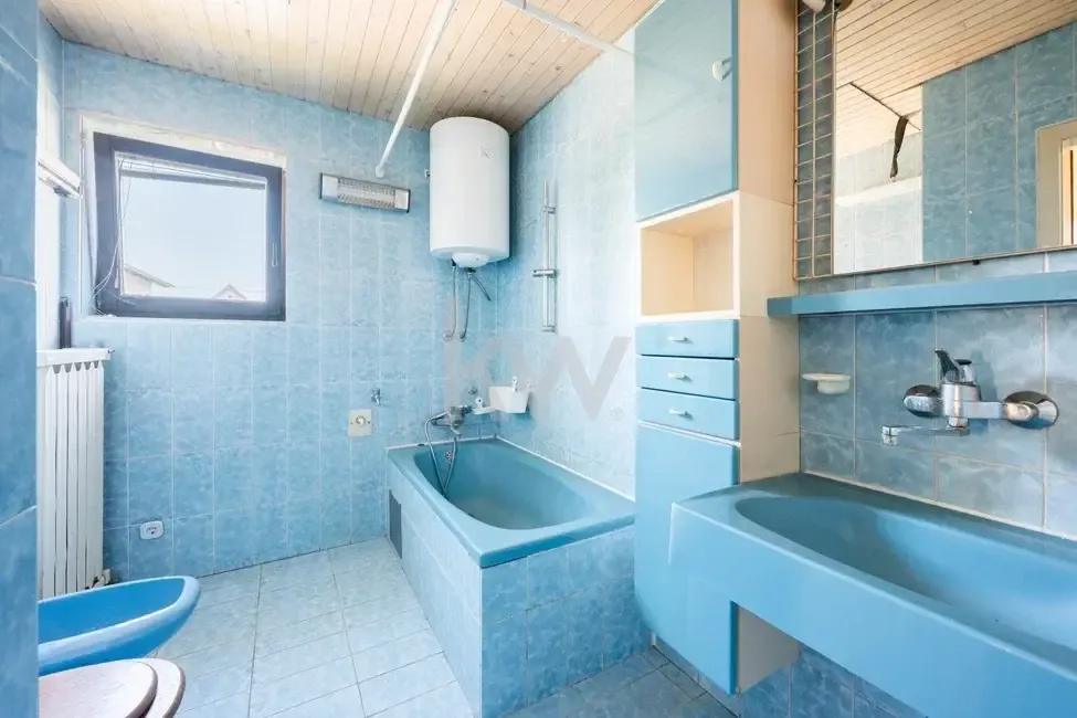 Bagni - Spacious Family House with Workshop in Maribor