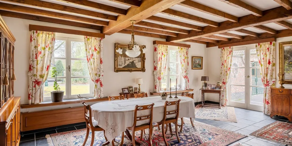 Dining Room - Country Villa with Terrace and Garden