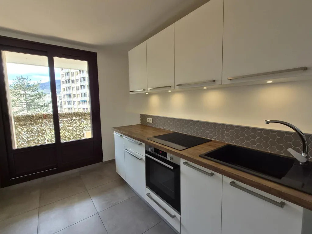 Cuisine - Appartement T4 avec Balcon en Copropriété à Paris
