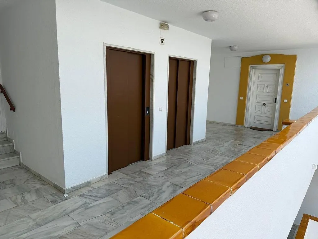 Entrée - Penthouse with Terrace in Sohail Zone