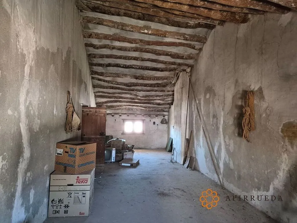 Pièces - Traditional Chalet with Balcón in Alborge