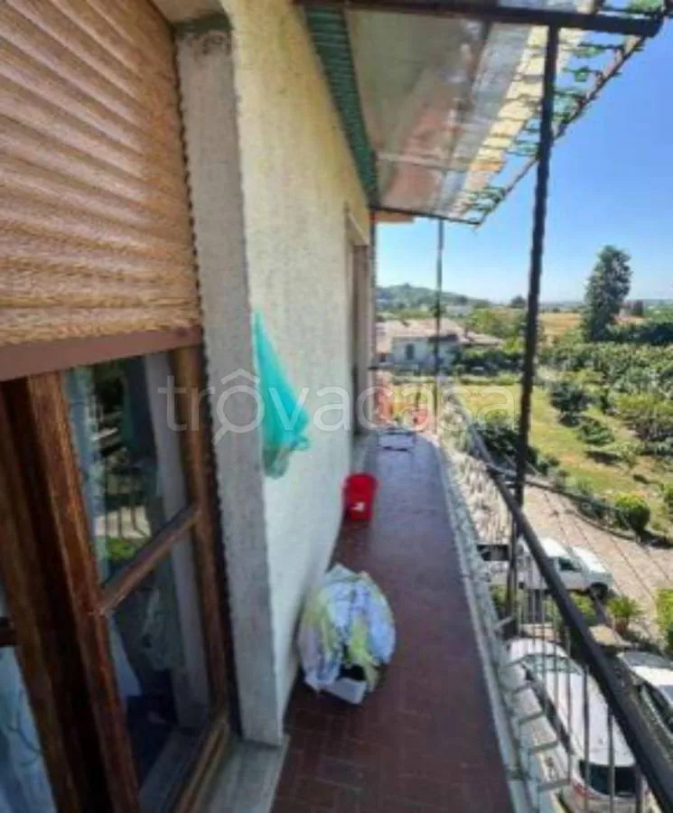 Balcony - Apartment with Balcony in Sanfrè