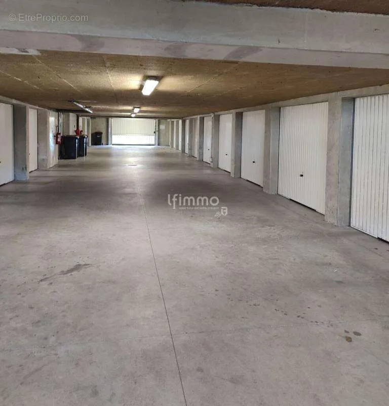 Garage - Appartement Basse Consommation avec Garage à Bischwiller