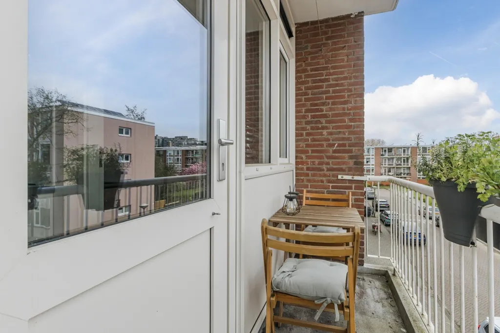 Rõdu - Portiekflat with Zuidas View in Amsterdam
